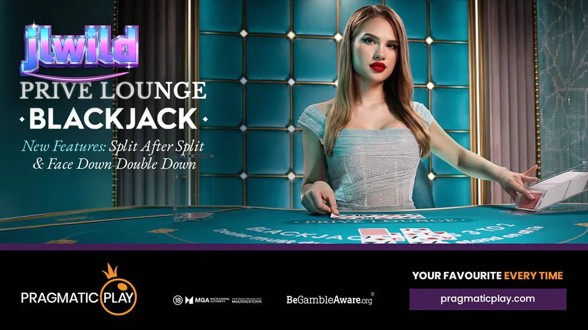Isang malapitang tanaw sa blackjack table na nagpapakita ng mga card at chips.